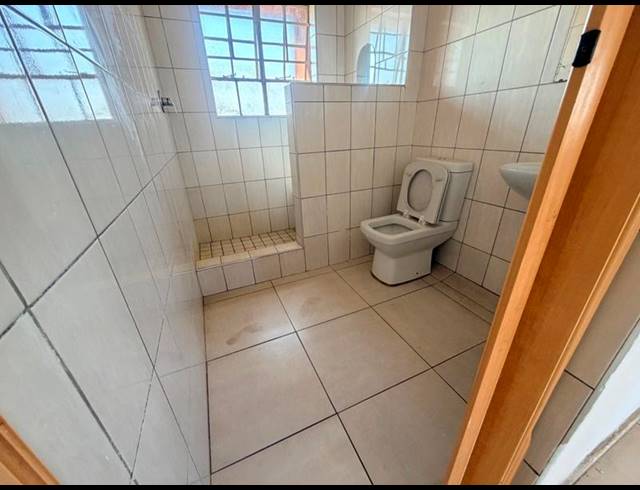 2 BEDROOM PROPERTY TO RENT IN LAUDIUM